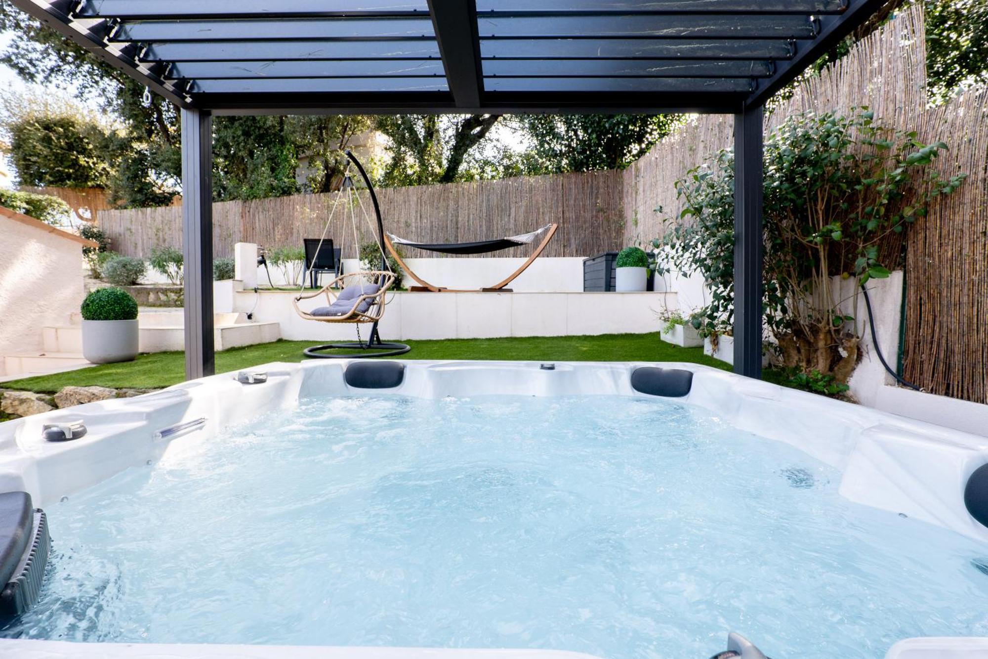 Piscine-Jacuzzi-Videoprojecteur-Clim La Perle Rare Villa Mougins Eksteriør bilde